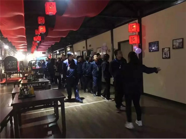 雙十一_酒_任性！全場(chǎng)半價(jià)，西安這家店也是拼了！211.jpg